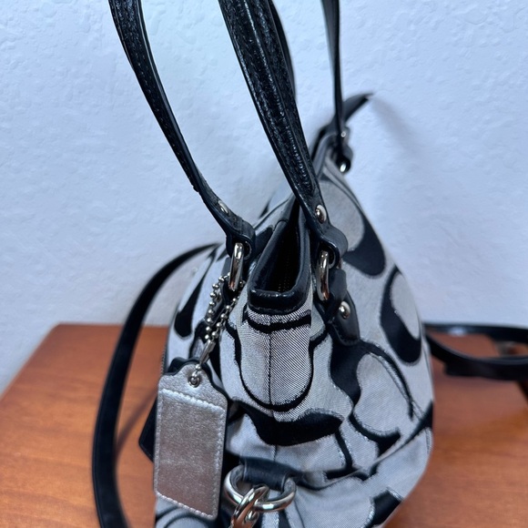 Coach Black and Gray Signature Tote
Bag-Preowned - Picture 4 of 12